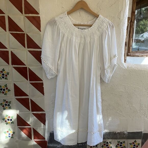 White Flowy Off The Shoulder Dress 100% Organic Cotton Size Small MSRP $475 - Picture 1 of 7